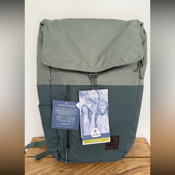 Deuter‎ UP Seoul 16+10 L Backpack NWT Teal Sage - Picture 1 of 14